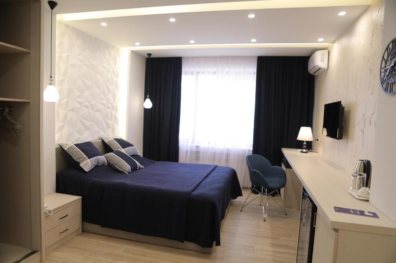 4Room Hotel Yerevan Ngoại thất bức ảnh