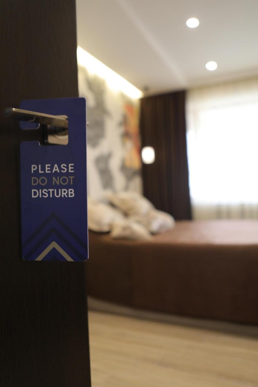4Room Hotel Yerevan Ngoại thất bức ảnh