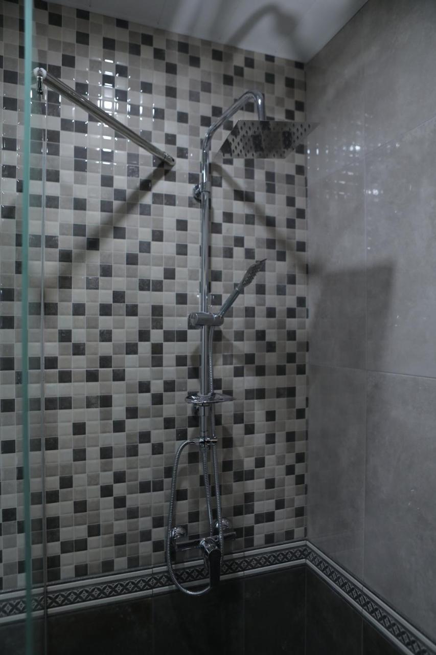4Room Hotel Yerevan Ngoại thất bức ảnh