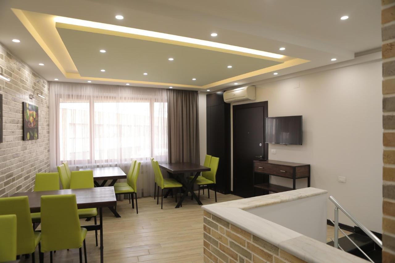 4Room Hotel Yerevan Ngoại thất bức ảnh